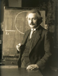 2048px-Einstein_1921_by_F_Schmutzer
